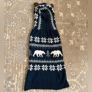 Cozy Winter Bear Dog Christmas Sweater with Snowflake and Bear Pattern